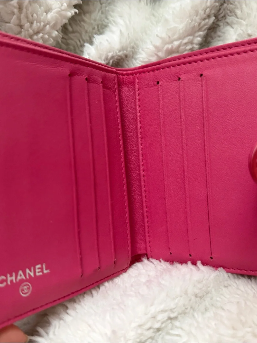 CHANEL eye catching